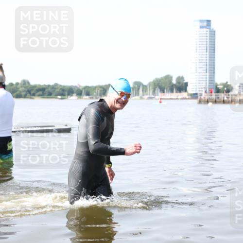 22.06.2025 - Viking Triathlon Michael Strokosch http://msf.ph/oto/8060560 22.06.2025 10:59:02 Schwimmen 222, 234 meine-sportfotos.de