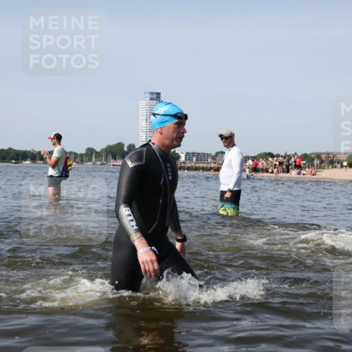 22.06.2025 - Viking Triathlon Michael Strokosch http://msf.ph/oto/8060571 22.06.2025 10:44:02 Schwimmen 41, 123, 249, 343, 362, 442, 627, 637, 650 meine-sportfotos.de