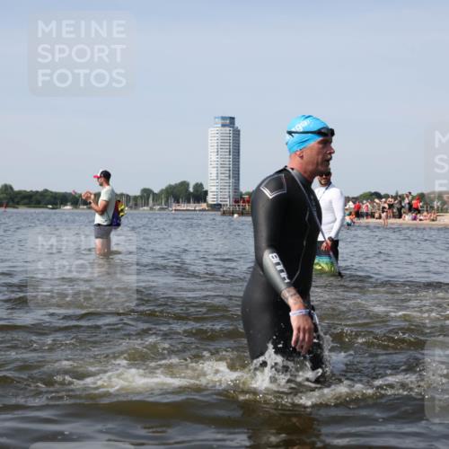 22.06.2025 - Viking Triathlon Michael Strokosch http://msf.ph/oto/8060574 22.06.2025 10:44:03 Schwimmen 41, 123, 249, 343, 362, 442, 467, 627, 637, 650 meine-sportfotos.de