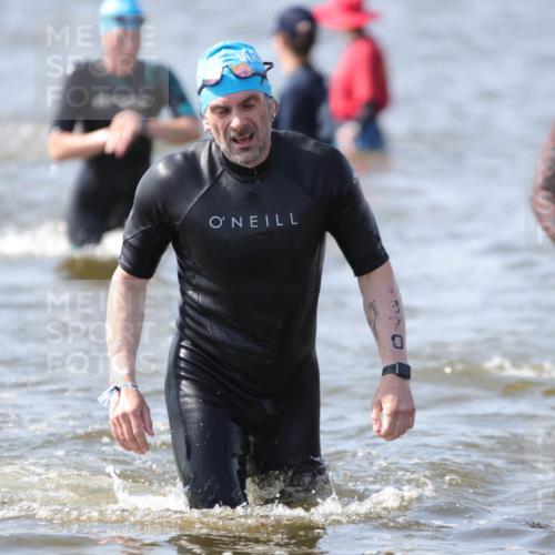 22.06.2025 - Viking Triathlon H.Heesch http://msf.ph/oto/8060577 22.06.2025 10:37:12 Schwimmen 34, 172, 180, 233, 253, 312, 316, 344, 355, 370, 383, 454, 500, 513, 649 meine-sportfotos.de