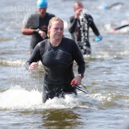 22.06.2025 - Viking Triathlon H.Heesch http://msf.ph/oto/8060586 22.06.2025 10:37:15 Schwimmen 34, 131, 172, 180, 233, 253, 312, 316, 344, 370, 383, 454, 513, 649 meine-sportfotos.de