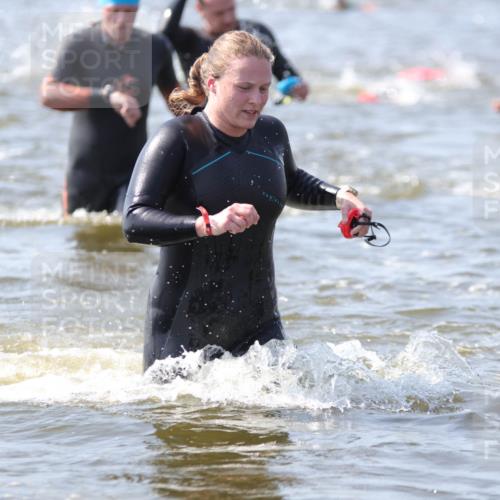 22.06.2025 - Viking Triathlon H.Heesch http://msf.ph/oto/8060588 22.06.2025 10:37:15 Schwimmen 34, 131, 172, 180, 233, 253, 312, 316, 344, 370, 383, 454, 513, 649 meine-sportfotos.de