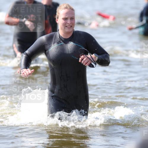 22.06.2025 - Viking Triathlon H.Heesch http://msf.ph/oto/8060602 22.06.2025 10:37:15 Schwimmen 34, 131, 172, 180, 233, 253, 312, 316, 344, 370, 383, 454, 513, 649 meine-sportfotos.de