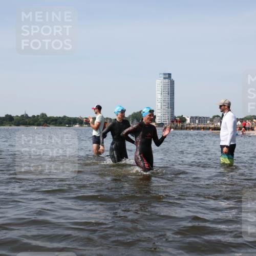 22.06.2025 - Viking Triathlon Michael Strokosch http://msf.ph/oto/8060628 22.06.2025 10:44:08 Schwimmen 41, 103, 123, 249, 343, 439, 442, 467, 627, 637, 650 meine-sportfotos.de