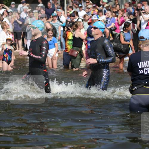 22.06.2025 - Viking Triathlon H.Heesch http://msf.ph/oto/8060636 22.06.2025 10:02:47 Schwimmen 40, 98, 161, 164, 264, 323, 340, 366, 427, 429, 430, 486, 548, 552, 608 meine-sportfotos.de