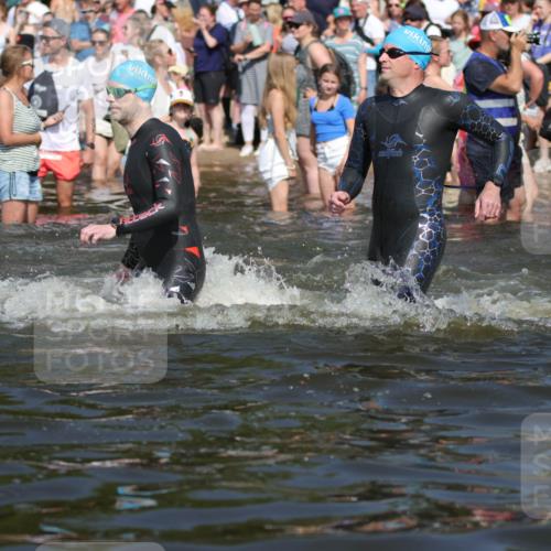 22.06.2025 - Viking Triathlon H.Heesch http://msf.ph/oto/8060641 22.06.2025 10:02:47 Schwimmen 40, 98, 161, 164, 264, 323, 340, 366, 427, 429, 430, 486, 548, 552, 608 meine-sportfotos.de
