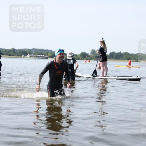 22.06.2025 - Viking Triathlon Michael Strokosch http://msf.ph/oto/8060654 22.06.2025 10:59:23 Schwimmen 459, 476 meine-sportfotos.de