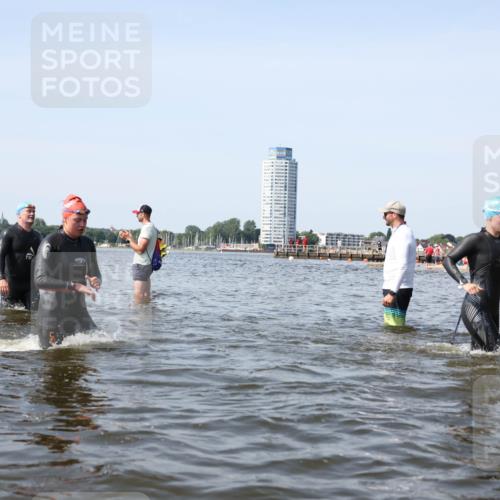 22.06.2025 - Viking Triathlon Michael Strokosch http://msf.ph/oto/8060659 22.06.2025 10:44:10 Schwimmen 41, 103, 123, 249, 343, 439, 442, 467, 627, 637, 650 meine-sportfotos.de
