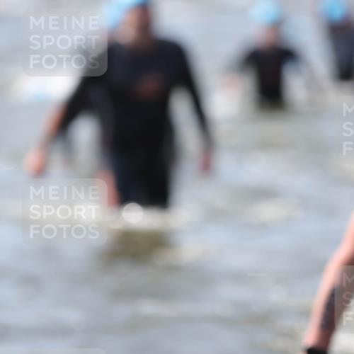 22.06.2025 - Viking Triathlon H.Heesch http://msf.ph/oto/8060675 22.06.2025 10:37:24 Schwimmen 21, 34, 131, 141, 163, 177, 180, 187, 233, 245, 253, 312, 316, 344, 370, 383, 456, 614, 639, 649 meine-sportfotos.de