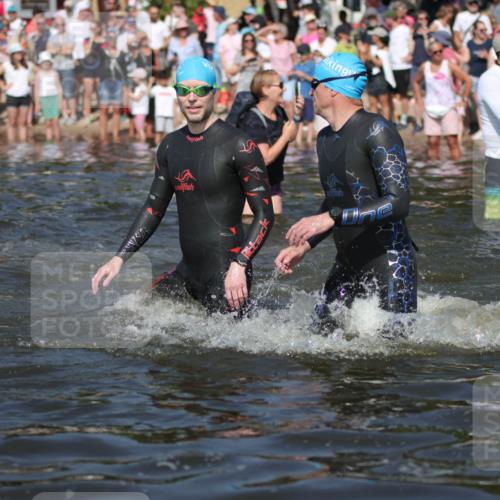 22.06.2025 - Viking Triathlon H.Heesch http://msf.ph/oto/8060676 22.06.2025 10:02:49 Schwimmen 5, 40, 43, 98, 164, 323, 340, 366, 427, 429, 430, 486, 548, 552, 554, 608 meine-sportfotos.de