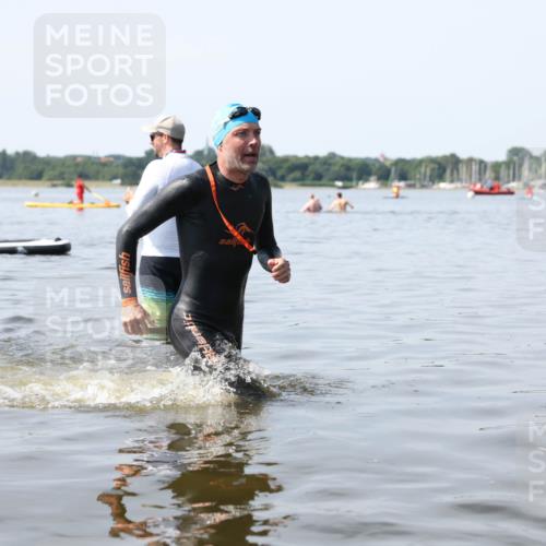 22.06.2025 - Viking Triathlon Michael Strokosch http://msf.ph/oto/8060680 22.06.2025 10:59:26 Schwimmen 459, 476 meine-sportfotos.de