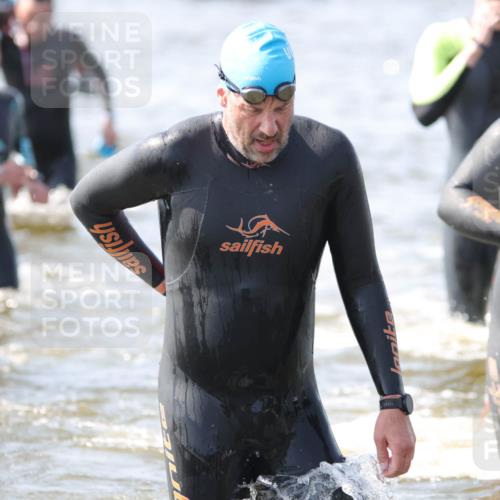 22.06.2025 - Viking Triathlon H.Heesch http://msf.ph/oto/8060683 22.06.2025 10:37:31 Schwimmen 21, 34, 131, 141, 163, 177, 180, 187, 245, 253, 312, 316, 344, 411, 456, 506, 614, 639, 645 meine-sportfotos.de