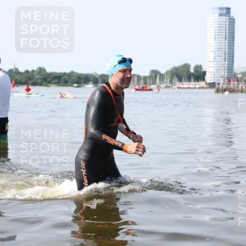 22.06.2025 - Viking Triathlon Michael Strokosch http://msf.ph/oto/8060686 22.06.2025 10:59:26 Schwimmen 459, 476 meine-sportfotos.de