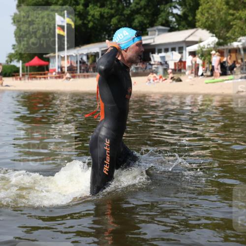22.06.2025 - Viking Triathlon Michael Strokosch http://msf.ph/oto/8060704 22.06.2025 10:59:28 Schwimmen 459, 476 meine-sportfotos.de