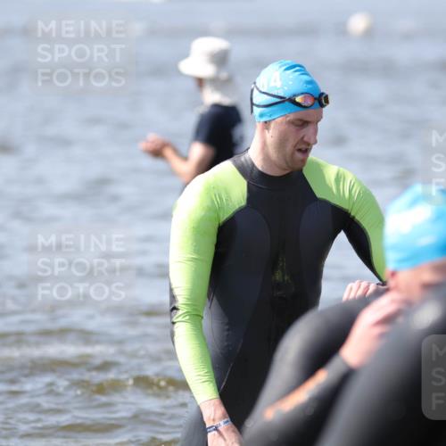 22.06.2025 - Viking Triathlon H.Heesch http://msf.ph/oto/8060708 22.06.2025 10:37:35 Schwimmen 21, 131, 141, 163, 177, 180, 187, 245, 253, 316, 396, 411, 433, 456, 506, 614, 619, 639, 645 meine-sportfotos.de