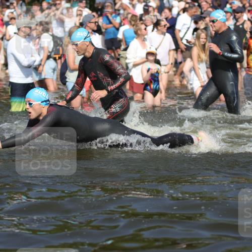 22.06.2025 - Viking Triathlon H.Heesch http://msf.ph/oto/8060714 22.06.2025 10:02:52 Schwimmen 5, 40, 43, 98, 154, 164, 323, 340, 430, 475, 486, 548, 552, 554, 608 meine-sportfotos.de