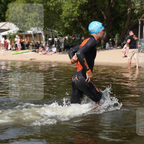 22.06.2025 - Viking Triathlon Michael Strokosch http://msf.ph/oto/8060722 22.06.2025 10:59:30 Schwimmen 459, 476 meine-sportfotos.de