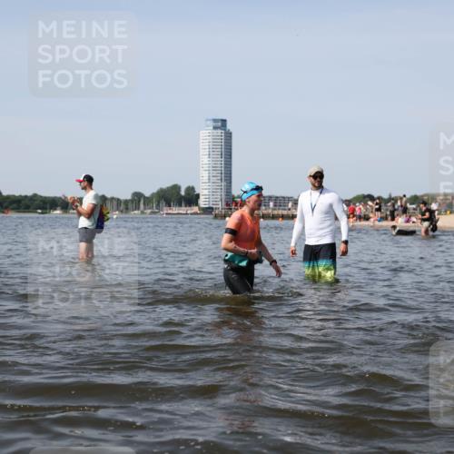 22.06.2025 - Viking Triathlon Michael Strokosch http://msf.ph/oto/8060759 22.06.2025 10:44:19 Schwimmen 103, 123, 130, 343, 439, 467, 650 meine-sportfotos.de