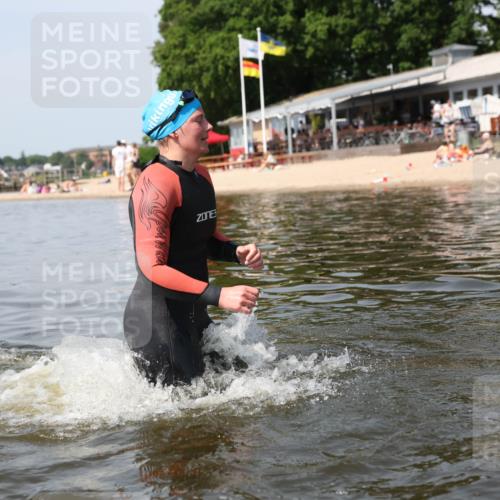 22.06.2025 - Viking Triathlon Michael Strokosch http://msf.ph/oto/8060760 22.06.2025 10:59:33 Schwimmen 459, 476 meine-sportfotos.de