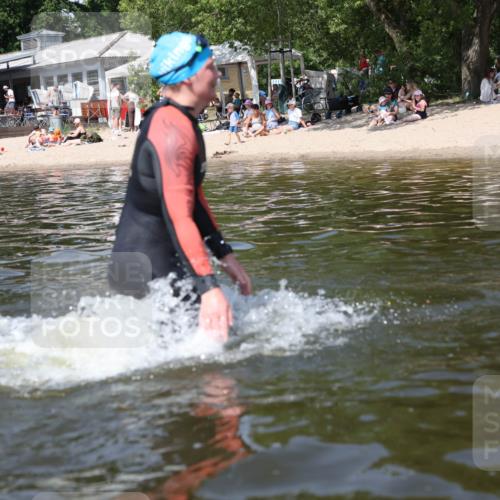 22.06.2025 - Viking Triathlon Michael Strokosch http://msf.ph/oto/8060767 22.06.2025 10:59:33 Schwimmen 459, 476 meine-sportfotos.de