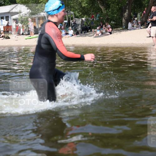 22.06.2025 - Viking Triathlon Michael Strokosch http://msf.ph/oto/8060772 22.06.2025 10:59:34 Schwimmen 459, 476 meine-sportfotos.de