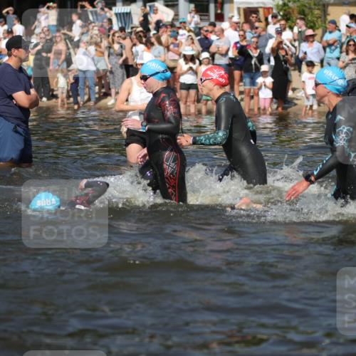 22.06.2025 - Viking Triathlon H.Heesch http://msf.ph/oto/8060789 22.06.2025 10:03:03 Schwimmen 5, 43, 47, 101, 154, 177, 204, 233, 349, 398, 475, 478, 554, 602, 632 meine-sportfotos.de