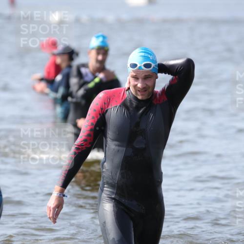 22.06.2025 - Viking Triathlon H.Heesch http://msf.ph/oto/8060798 22.06.2025 10:37:50 Schwimmen 146, 179, 335, 396, 411, 433, 506, 619, 645 meine-sportfotos.de