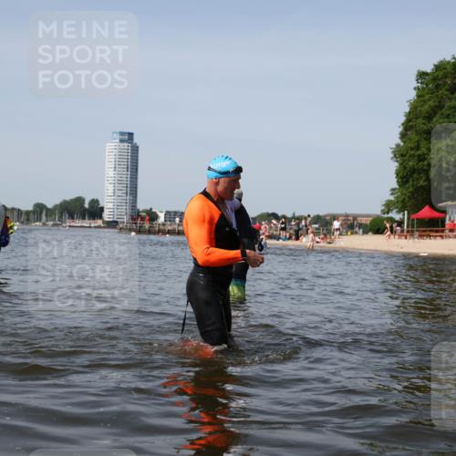 22.06.2025 - Viking Triathlon Michael Strokosch http://msf.ph/oto/8060803 22.06.2025 10:44:27 Schwimmen 103, 130, 205, 219 meine-sportfotos.de