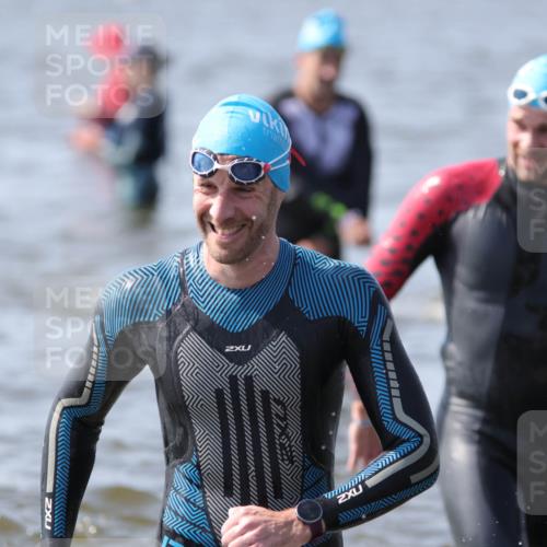 22.06.2025 - Viking Triathlon H.Heesch http://msf.ph/oto/8060806 22.06.2025 10:37:51 Schwimmen 146, 179, 335, 396, 411, 433, 506, 619, 645 meine-sportfotos.de