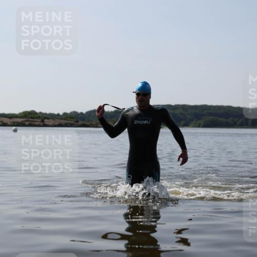 22.06.2025 - Viking Triathlon Michael Strokosch http://msf.ph/oto/8060809 22.06.2025 10:22:40 Schwimmen 100 meine-sportfotos.de