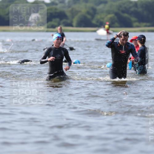 22.06.2025 - Viking Triathlon H.Heesch http://msf.ph/oto/8060810 22.06.2025 10:38:04 Schwimmen 61, 72, 89, 146, 179, 191, 209, 335 meine-sportfotos.de