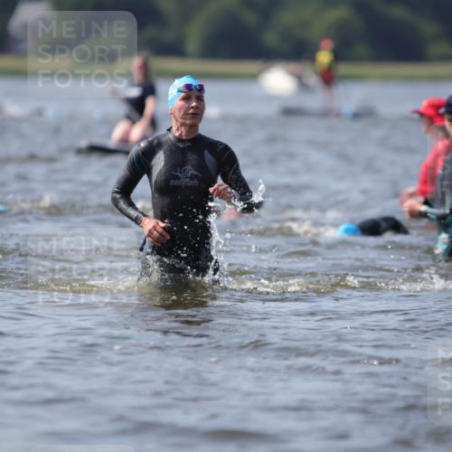 22.06.2025 - Viking Triathlon H.Heesch http://msf.ph/oto/8060817 22.06.2025 10:38:05 Schwimmen 61, 72, 89, 146, 179, 191, 209, 335 meine-sportfotos.de