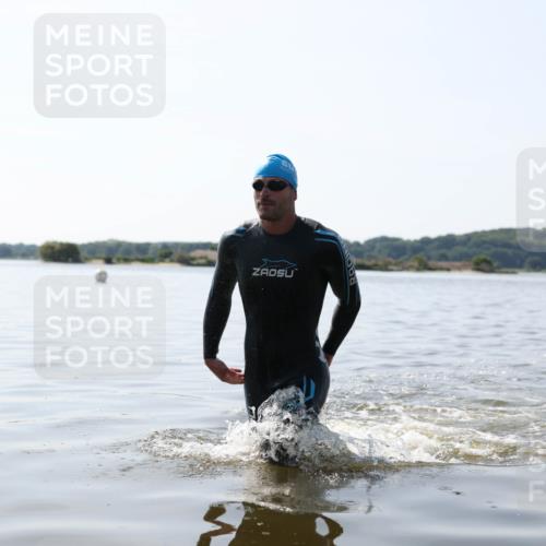 22.06.2025 - Viking Triathlon Michael Strokosch http://msf.ph/oto/8060822 22.06.2025 10:22:42 Schwimmen 100 meine-sportfotos.de