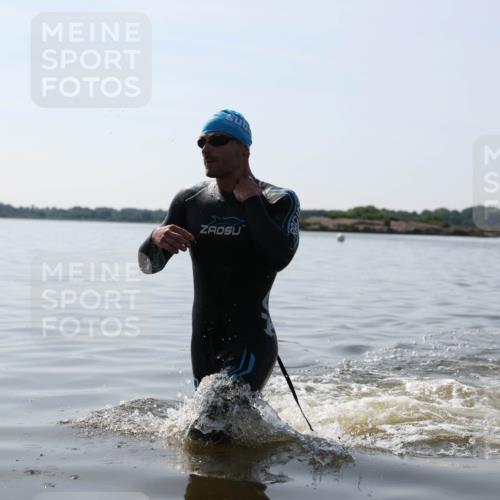 22.06.2025 - Viking Triathlon Michael Strokosch http://msf.ph/oto/8060832 22.06.2025 10:22:43 Schwimmen 100 meine-sportfotos.de