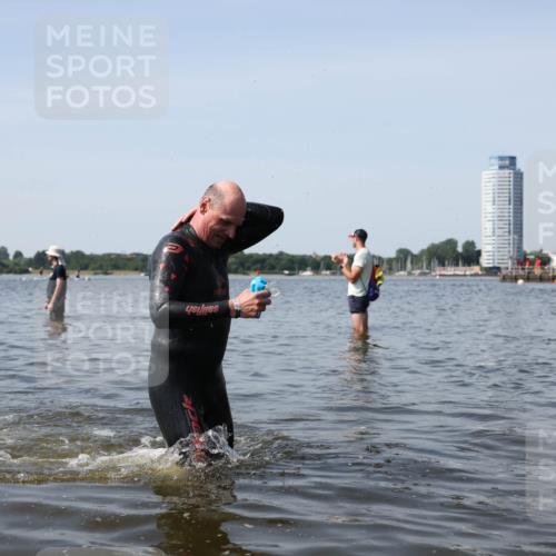 22.06.2025 - Viking Triathlon Michael Strokosch http://msf.ph/oto/8060834 22.06.2025 10:44:32 Schwimmen 18, 130, 205, 219 meine-sportfotos.de