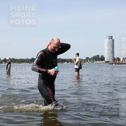 22.06.2025 - Viking Triathlon Michael Strokosch http://msf.ph/oto/8060837 22.06.2025 10:44:32 Schwimmen 18, 130, 205, 219 meine-sportfotos.de