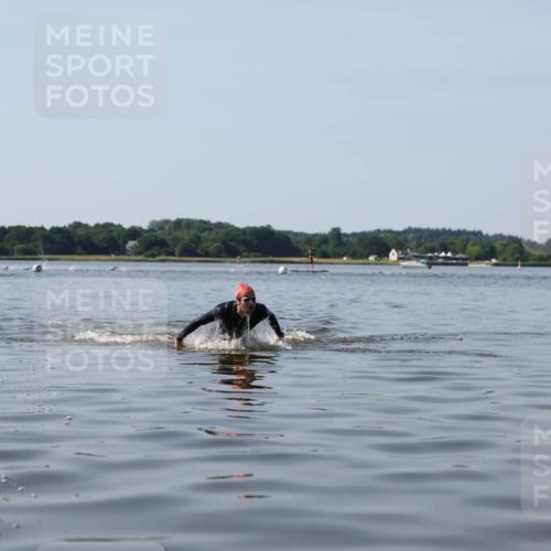 22.06.2025 - Viking Triathlon Michael Strokosch http://msf.ph/oto/8060840 22.06.2025 10:24:02 Schwimmen 609 meine-sportfotos.de