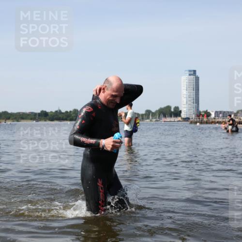 22.06.2025 - Viking Triathlon Michael Strokosch http://msf.ph/oto/8060841 22.06.2025 10:44:32 Schwimmen 18, 130, 205, 219 meine-sportfotos.de