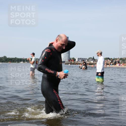 22.06.2025 - Viking Triathlon Michael Strokosch http://msf.ph/oto/8060849 22.06.2025 10:44:33 Schwimmen 18, 130, 205, 219, 446 meine-sportfotos.de