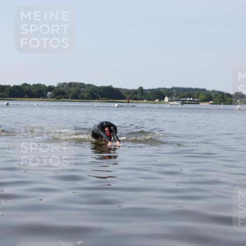 22.06.2025 - Viking Triathlon Michael Strokosch http://msf.ph/oto/8060850 22.06.2025 10:24:03 Schwimmen 609 meine-sportfotos.de