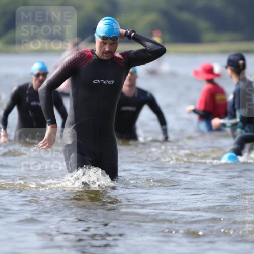 22.06.2025 - Viking Triathlon H.Heesch http://msf.ph/oto/8060852 22.06.2025 10:38:11 Schwimmen 61, 72, 89, 179, 191, 209, 269, 447, 509, 535, 662 meine-sportfotos.de