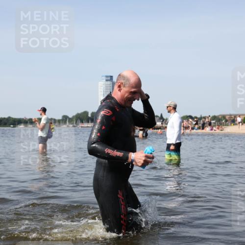 22.06.2025 - Viking Triathlon Michael Strokosch http://msf.ph/oto/8060854 22.06.2025 10:44:33 Schwimmen 18, 130, 205, 219, 446 meine-sportfotos.de