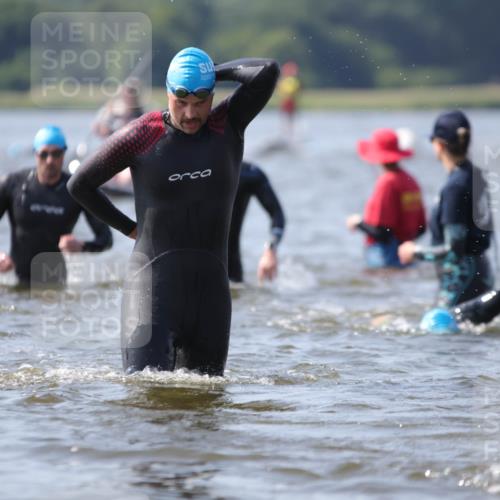 22.06.2025 - Viking Triathlon H.Heesch http://msf.ph/oto/8060856 22.06.2025 10:38:11 Schwimmen 61, 72, 89, 179, 191, 209, 269, 447, 509, 535, 662 meine-sportfotos.de