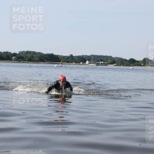 22.06.2025 - Viking Triathlon Michael Strokosch http://msf.ph/oto/8060858 22.06.2025 10:24:04 Schwimmen 609 meine-sportfotos.de