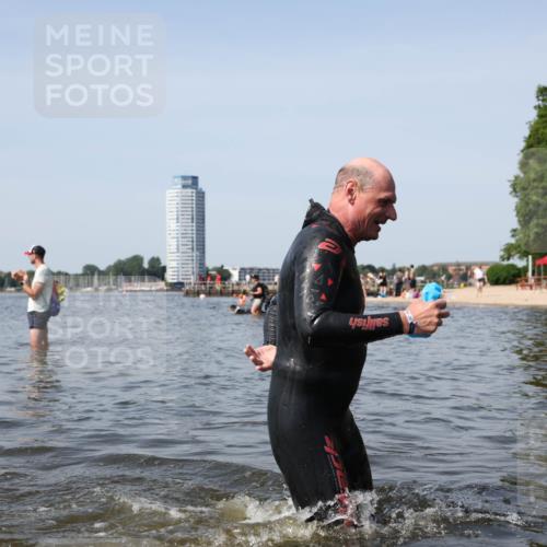 22.06.2025 - Viking Triathlon Michael Strokosch http://msf.ph/oto/8060860 22.06.2025 10:44:33 Schwimmen 18, 130, 205, 219, 446 meine-sportfotos.de