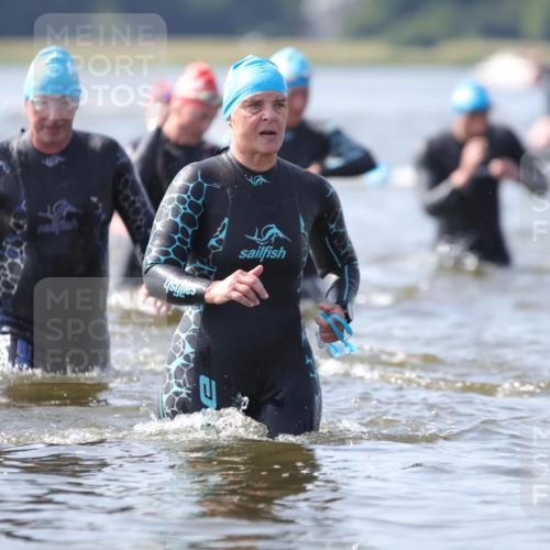 22.06.2025 - Viking Triathlon H.Heesch http://msf.ph/oto/8060861 22.06.2025 10:38:13 Schwimmen 61, 72, 89, 179, 191, 209, 269, 398, 447, 509, 535, 662 meine-sportfotos.de