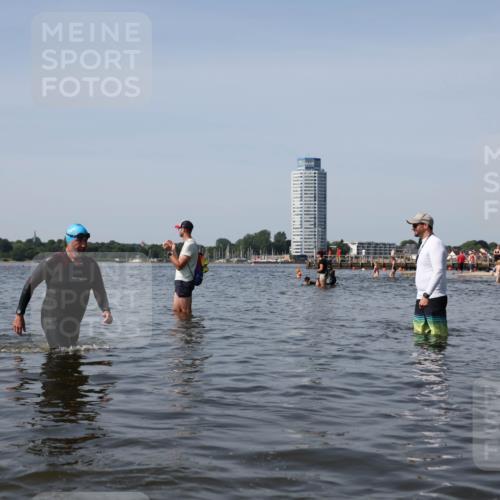 22.06.2025 - Viking Triathlon Michael Strokosch http://msf.ph/oto/8060863 22.06.2025 10:44:38 Schwimmen 18, 205, 219, 440, 446 meine-sportfotos.de