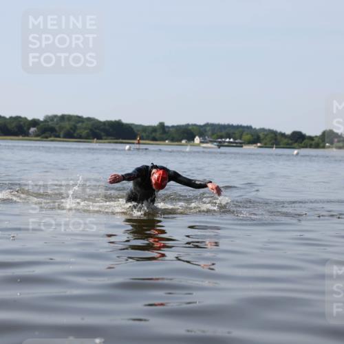 22.06.2025 - Viking Triathlon Michael Strokosch http://msf.ph/oto/8060868 22.06.2025 10:24:04 Schwimmen 609 meine-sportfotos.de
