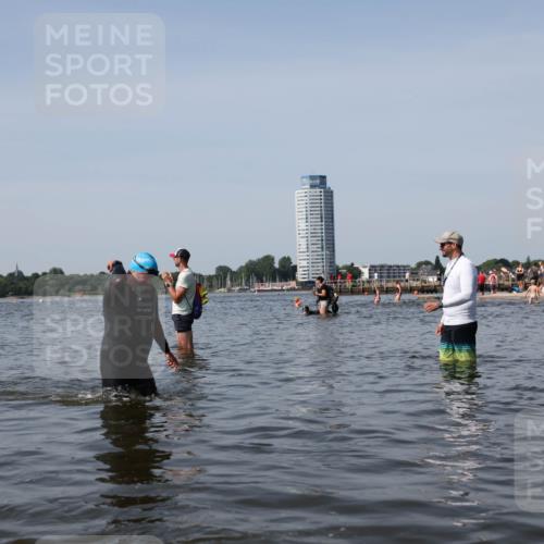 22.06.2025 - Viking Triathlon Michael Strokosch http://msf.ph/oto/8060872 22.06.2025 10:44:39 Schwimmen 18, 205, 219, 440, 446 meine-sportfotos.de