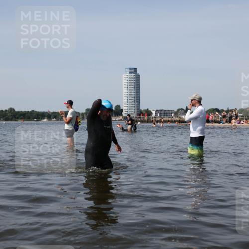 22.06.2025 - Viking Triathlon Michael Strokosch http://msf.ph/oto/8060884 22.06.2025 10:44:40 Schwimmen 18, 205, 219, 440, 446 meine-sportfotos.de